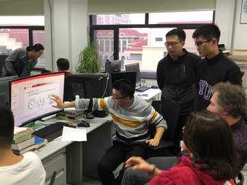 Prof. Bongshin Lee from Microsoft Research and Prof. Jean-Daniel Fekete from INRIA visited our lab and gave a talk.